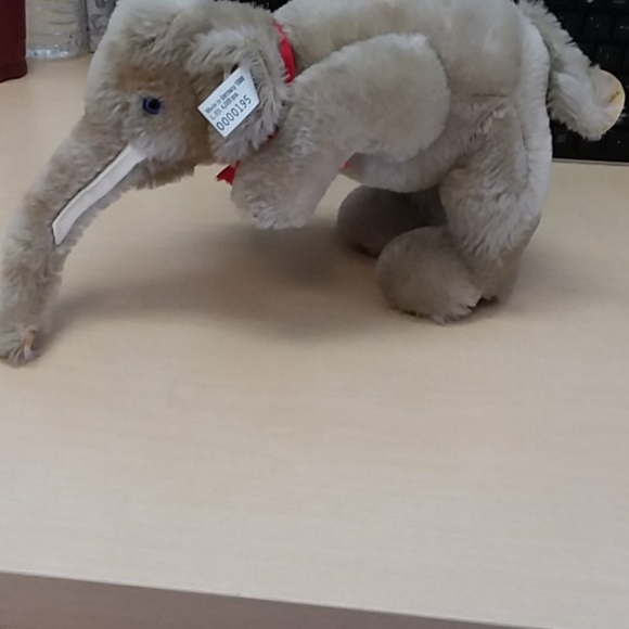 Margarete Steiff Collectable  Elephant - Picture 5 of 5